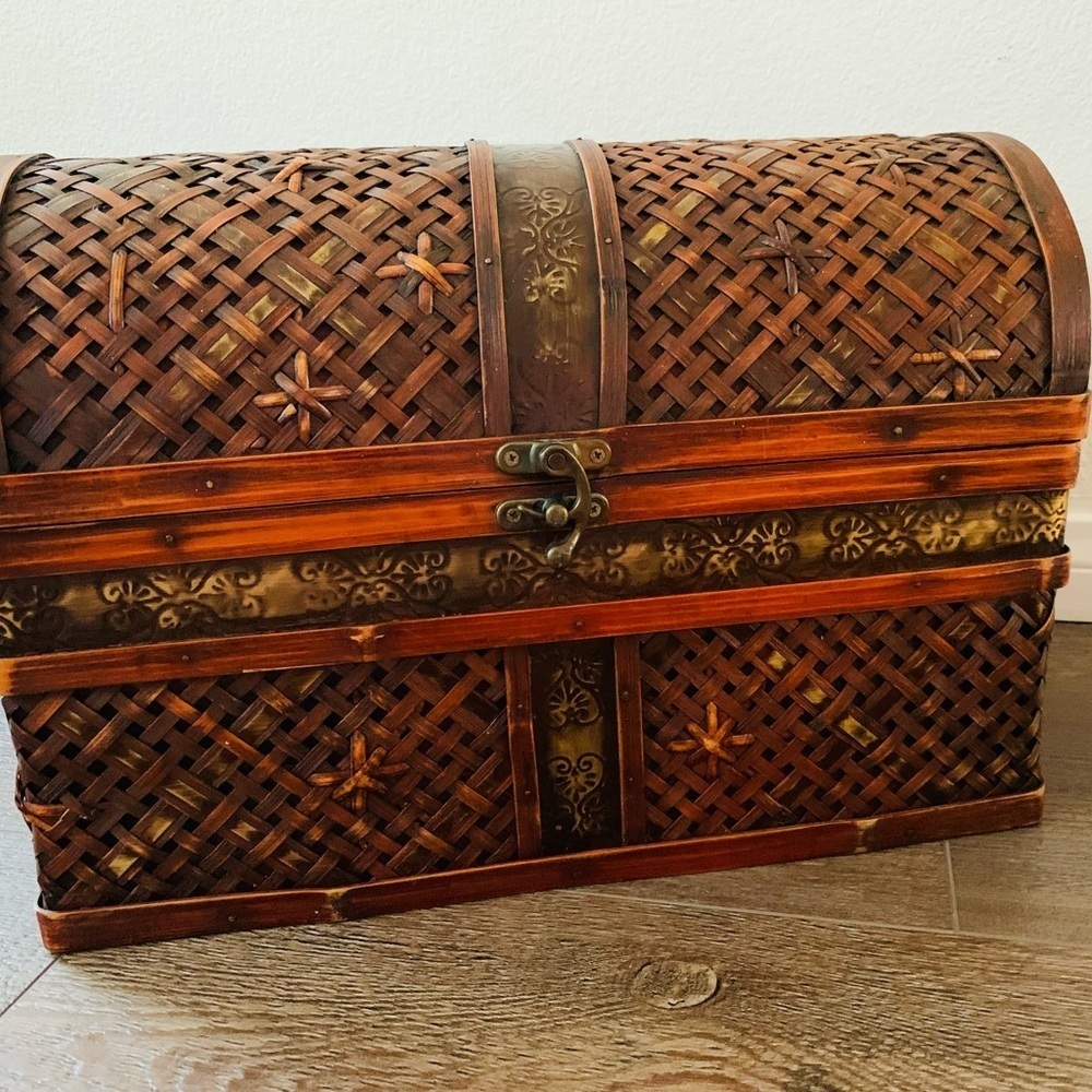 Wooden box
